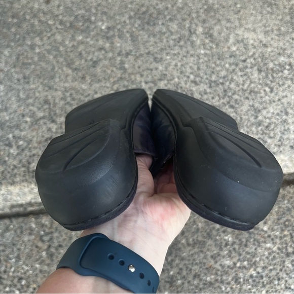 Clarks Collection Soft Cushion Slip On Sandals Women 8 Navy Leather Casual - Picture 7 of 8